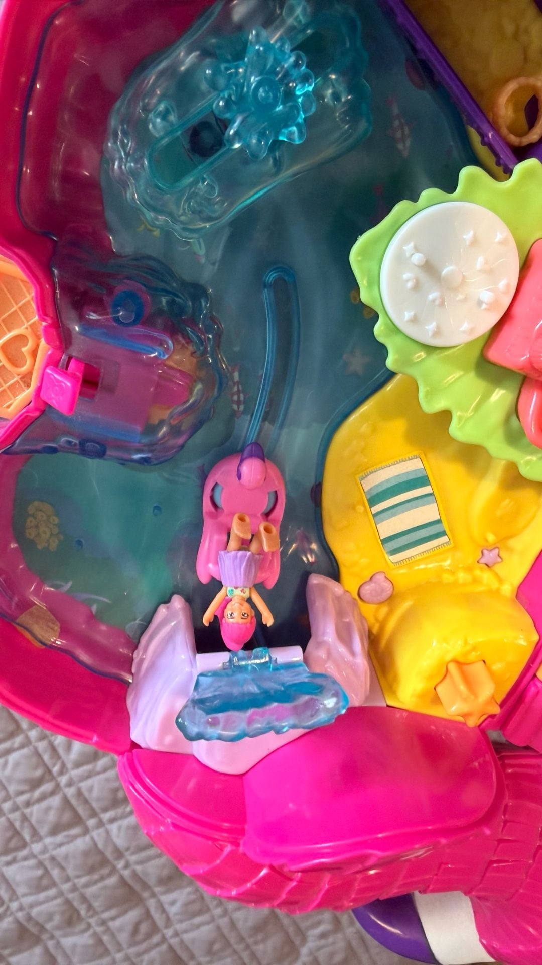 Polly Pocket Flamingo Party Large Compact Playset pre owned 7