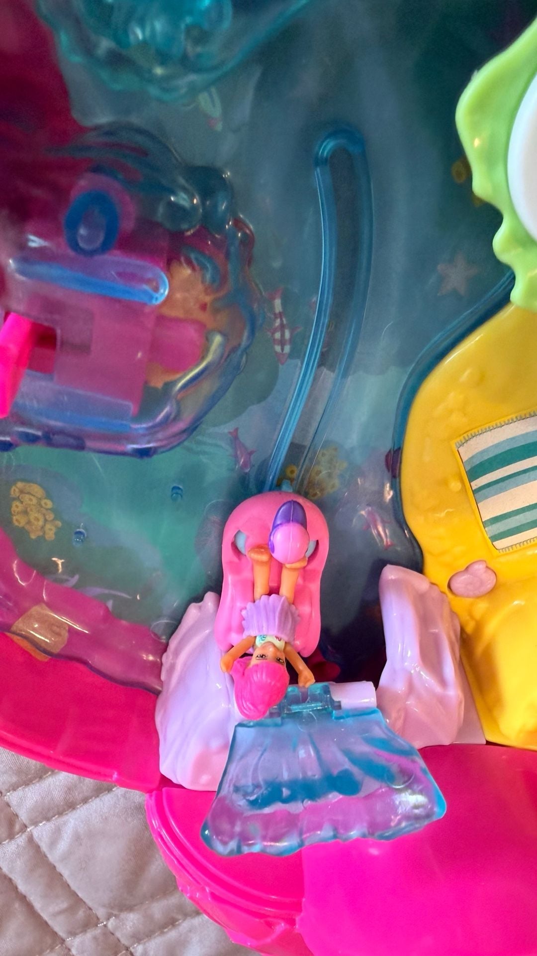 Polly Pocket Flamingo Party Large Compact Playset pre owned 8