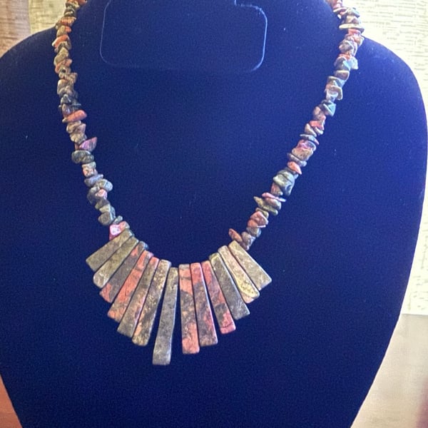 Unakite Jasper Stone Chip Fan Bib Necklace