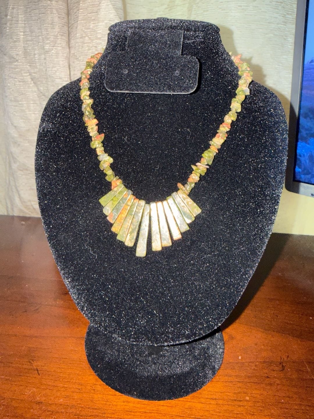 Unakite Jasper Stone Chip Fan Bib Necklace 3