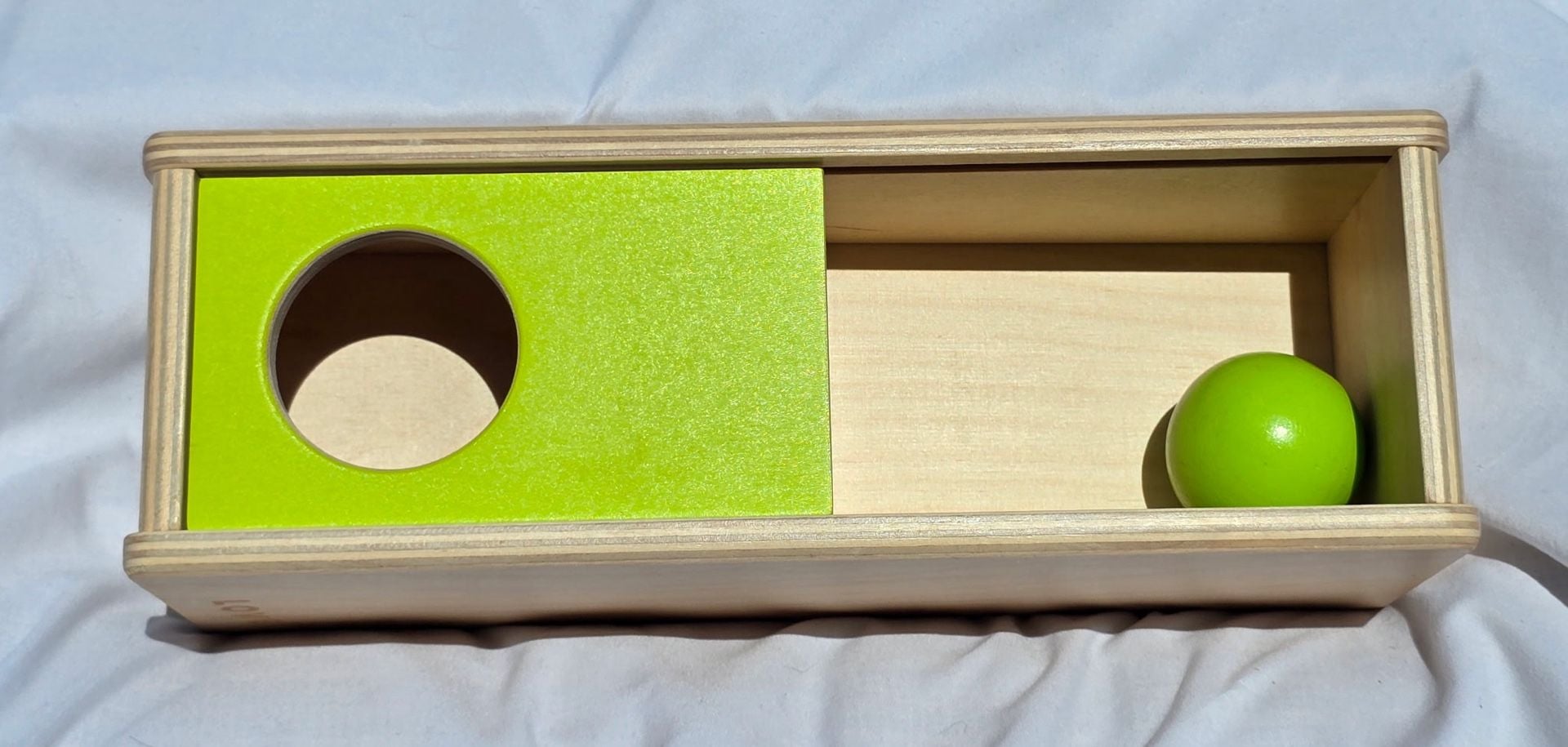 Lovevery Sliding Top Box Wooden Toy With Green Ball 2