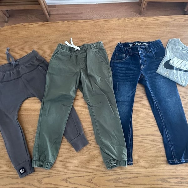 Cat & Jack Kids Jeans Pants And Sweatpants Bundle Size 4T