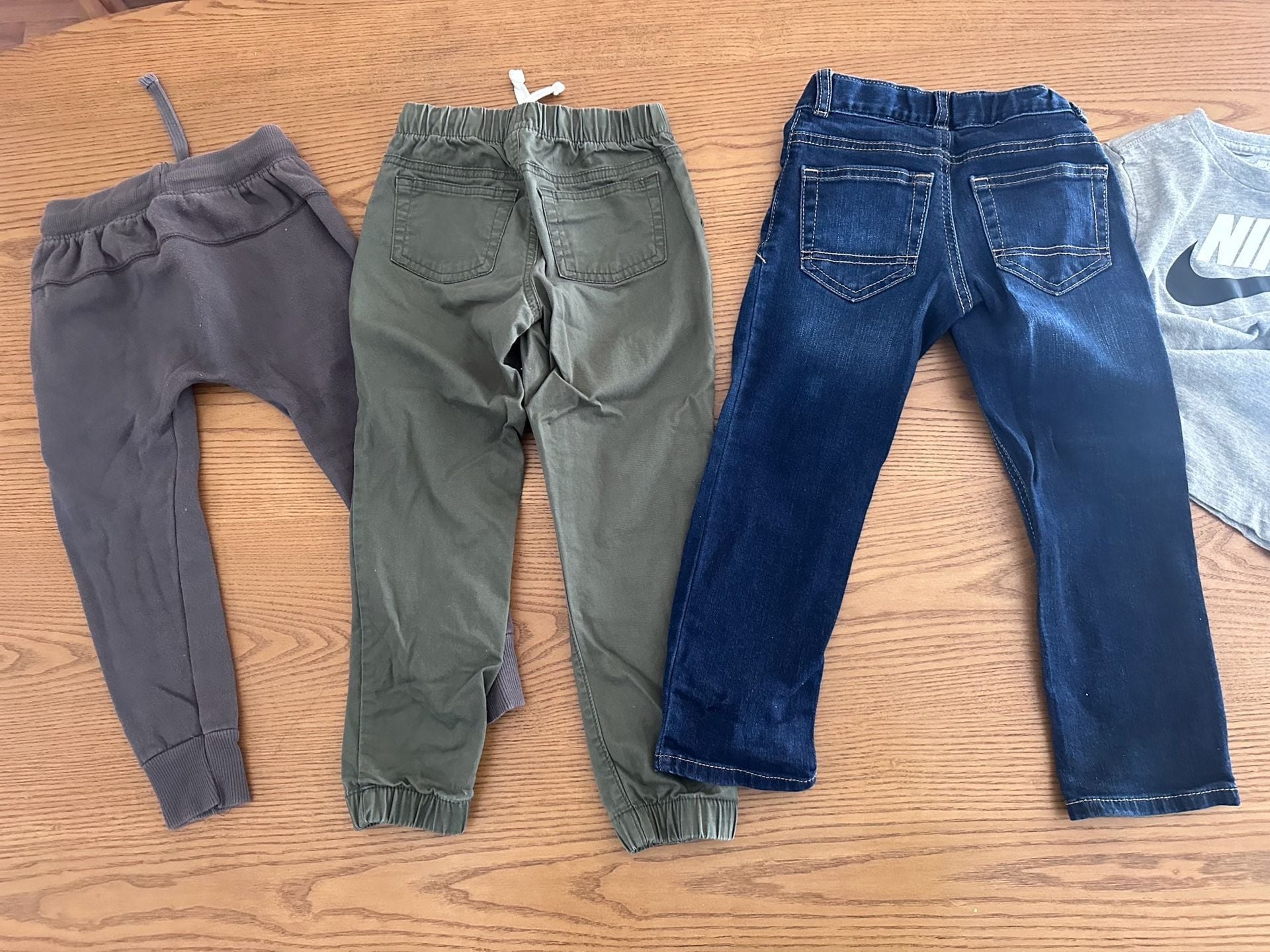 Cat & Jack Kids Jeans Pants And Sweatpants Bundle Size 4T 7