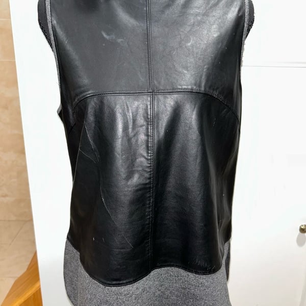 Banana Republic Leather Front Top Size M Gray Black Sleeveless Tunic