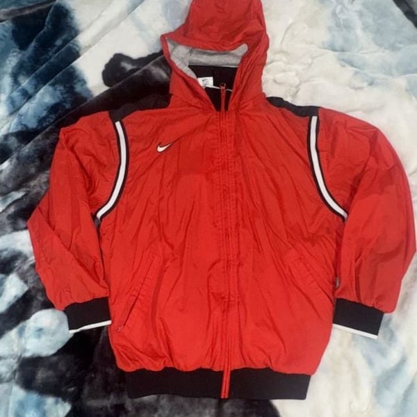 Nike Vintage Windbreaker Jacket L(14) Red Full Zip Hooded