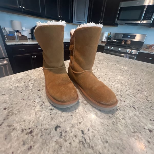 Koolaburra by Ugg Remley Short Chestnut Suede Boots