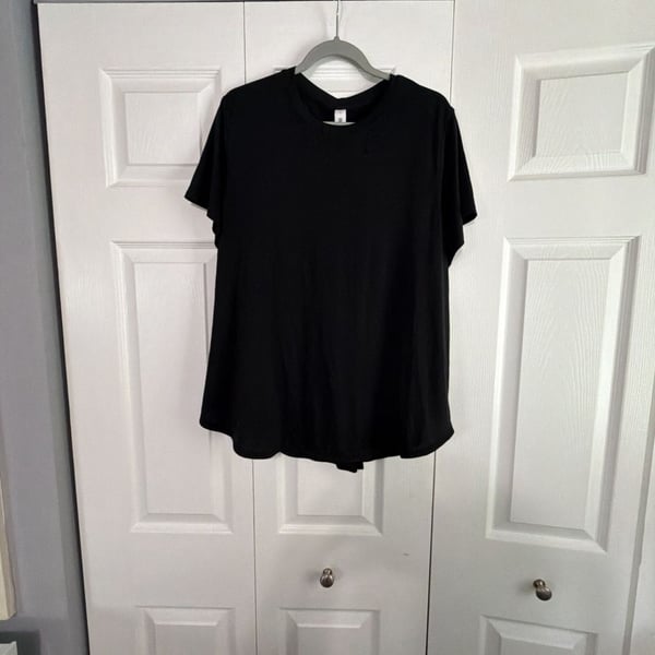 Lululemon Back in Action Short Sleeve Shirt Size XL Black