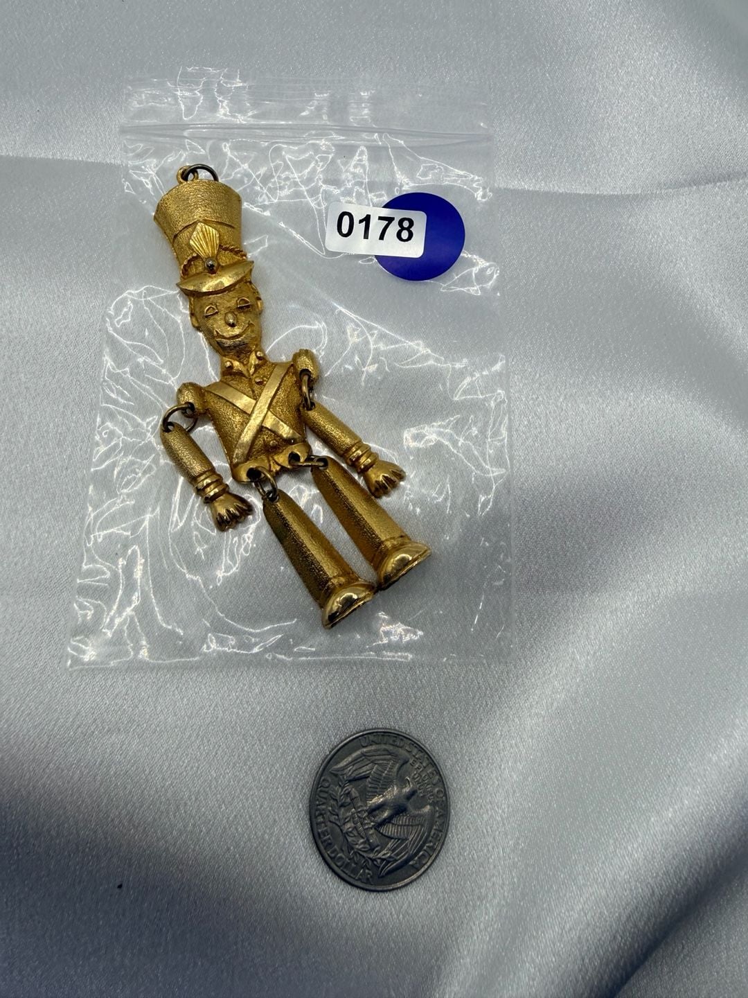 Hillcraft Vintage Gold Tone Toy Soldier Pendant 3