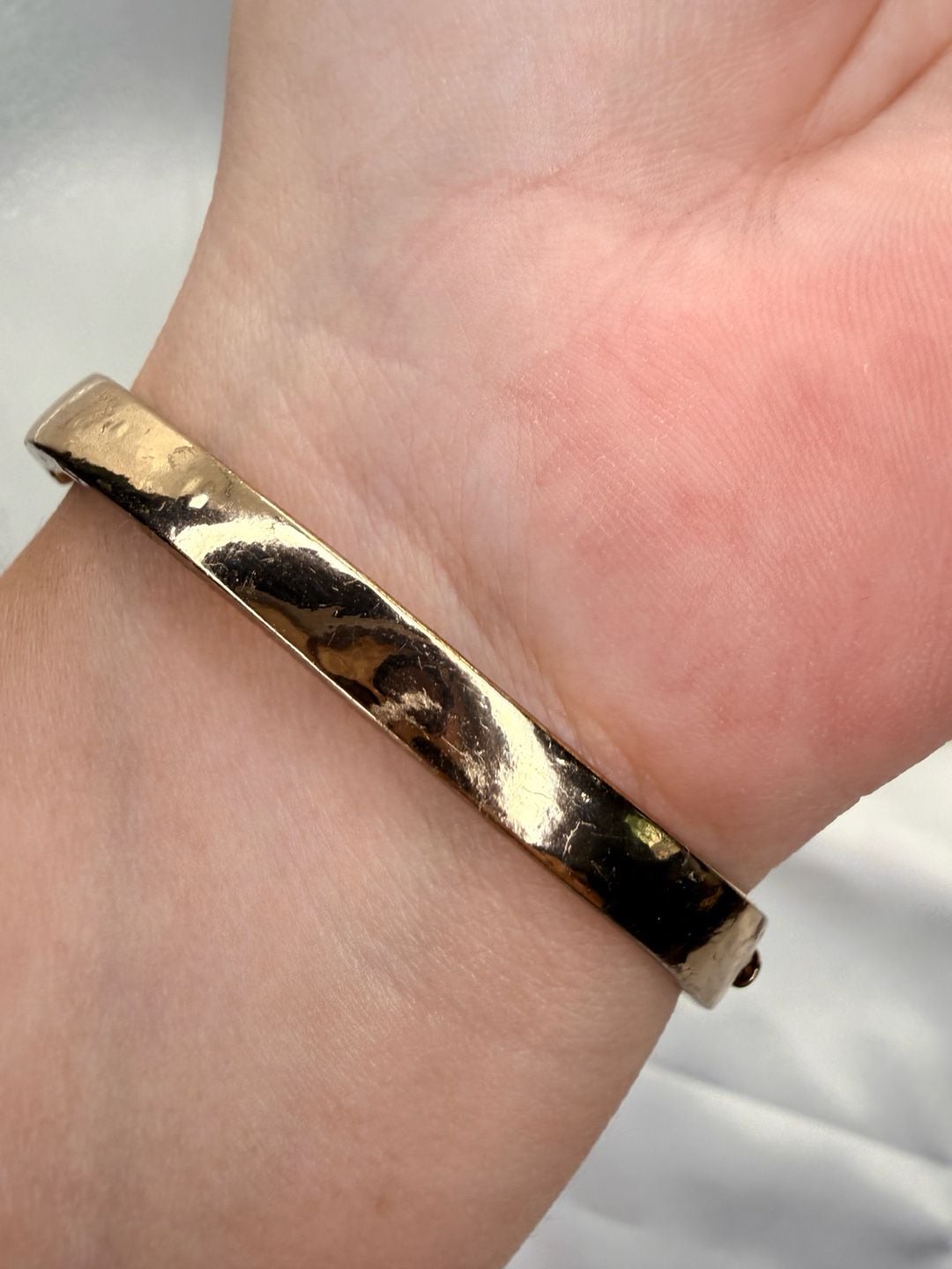 Vintage Style Gold Tone Blue Rhinestone Cuff Bracelet Size 7 Inch 5