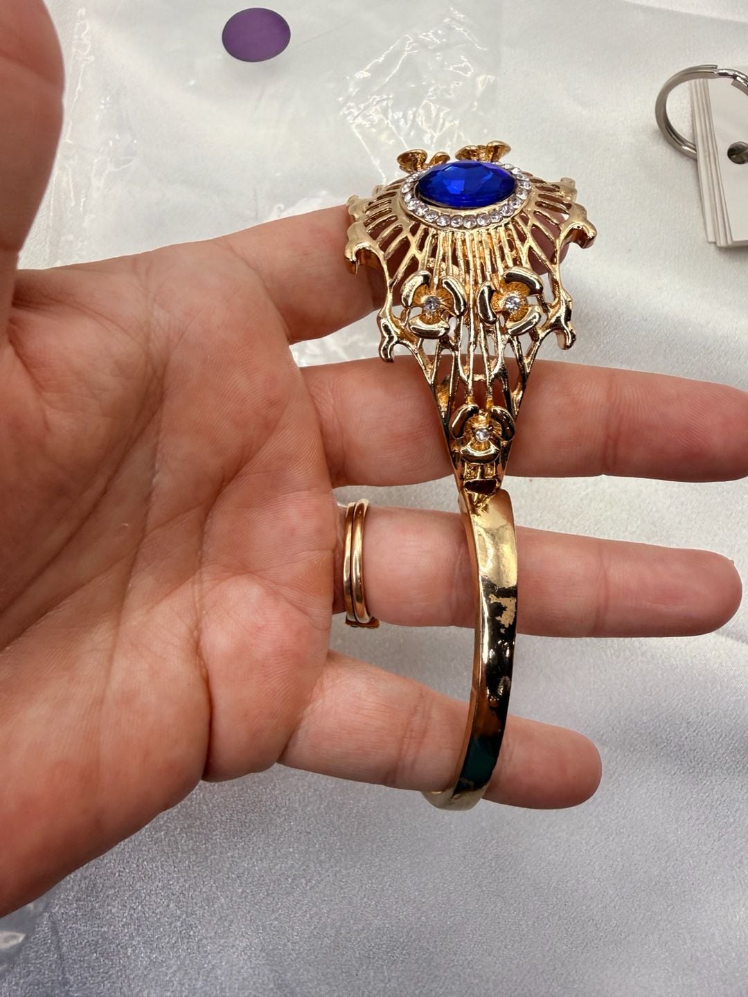 Vintage Style Gold Tone Blue Rhinestone Cuff Bracelet Size 7 Inch 7
