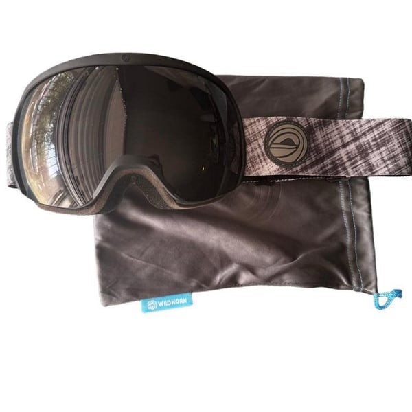 Wild horn ski goggles