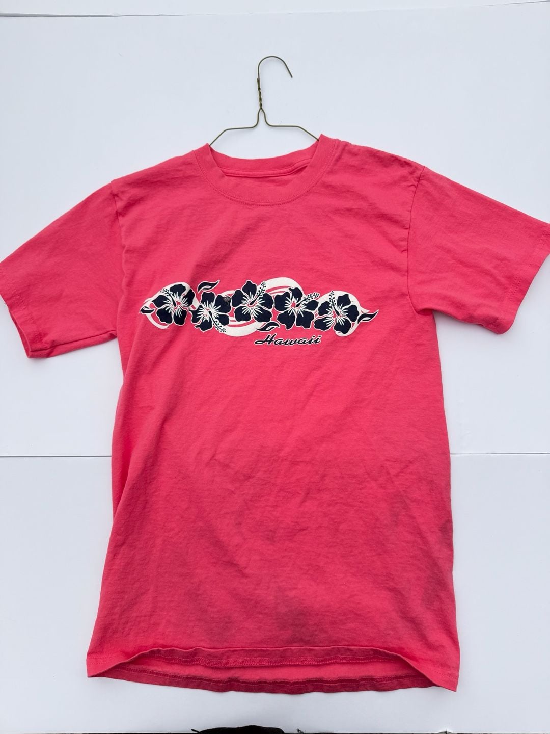 Hanes Hawaii T-Shirt Size S Pink Hibiscus Floral Graphic Short Sleeve 2