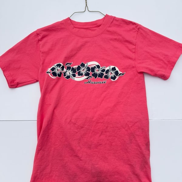 Hanes Hawaii T-Shirt Size S Pink Hibiscus Floral Graphic Short Sleeve