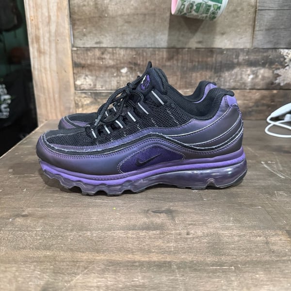 Nike Air Max 24-7 Size 6.5 Black Club Purple