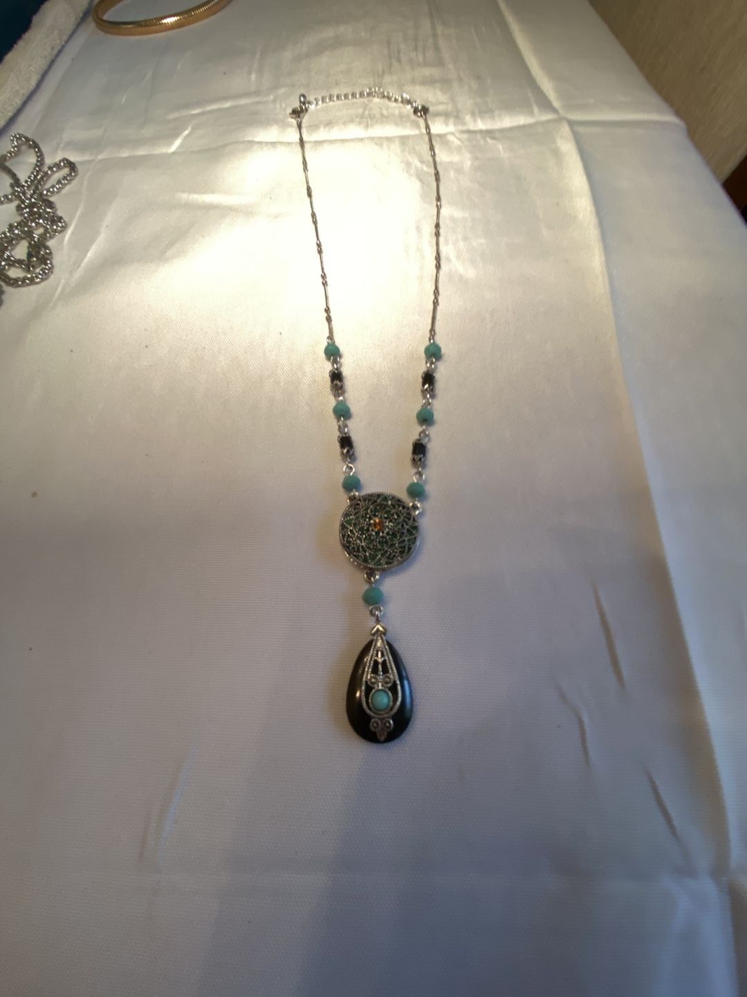 Avon Beaded and Filigree Necklace Turquoise Black Silver Tone Pendant 2