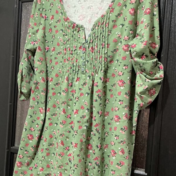 Woman Within Henley Tunic Size 14/16 Green Floral Pintuck 3/4 Sleeve