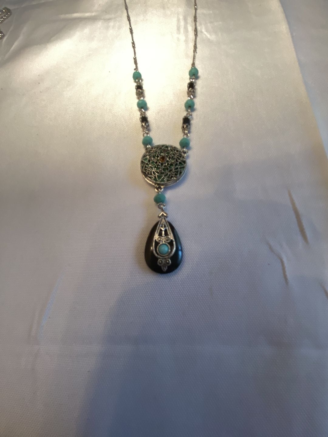 Avon Beaded and Filigree Necklace Turquoise Black Silver Tone Pendant 5