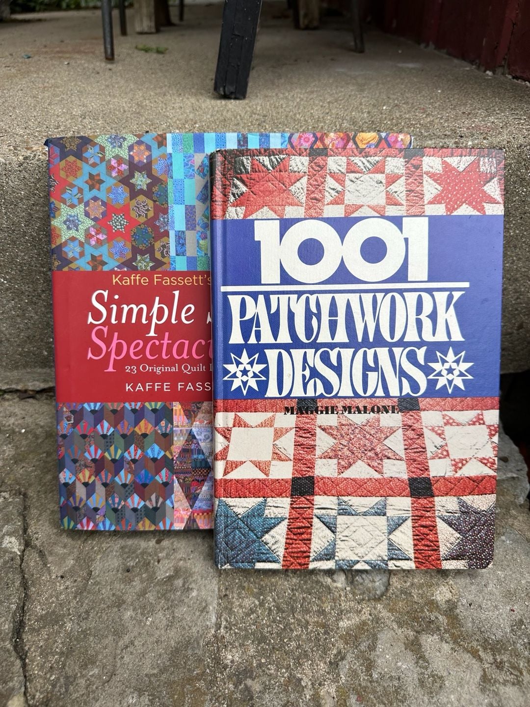 Lot of 2 quilting books 1982 hardcover 1001 Patchwork Designs 1