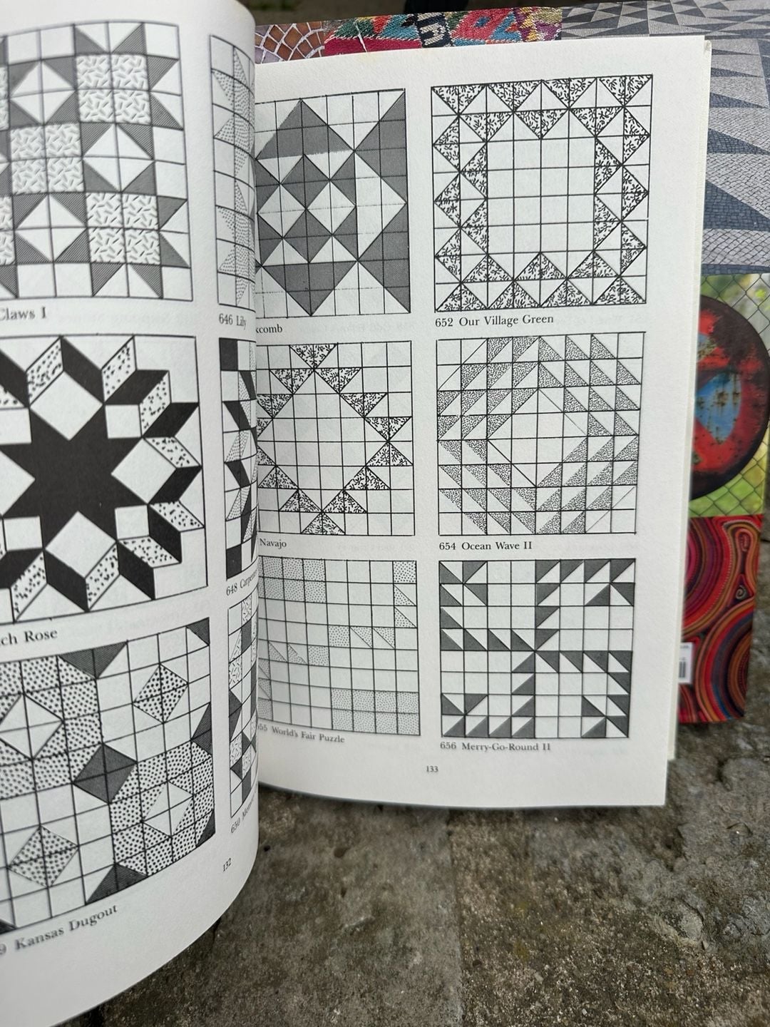 Lot of 2 quilting books 1982 hardcover 1001 Patchwork Designs 6