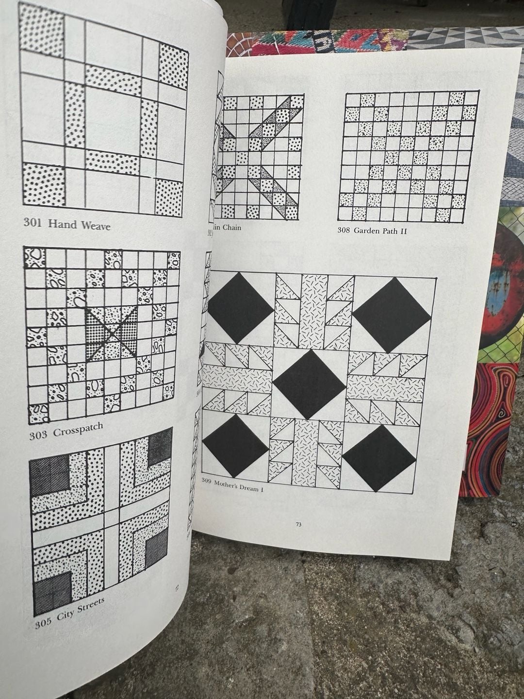Lot of 2 quilting books 1982 hardcover 1001 Patchwork Designs 9