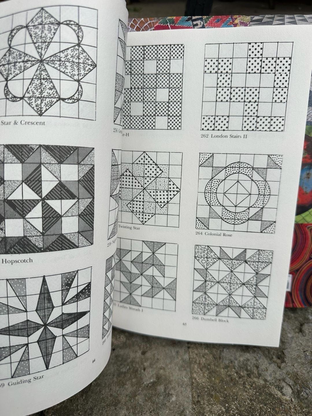 Lot of 2 quilting books 1982 hardcover 1001 Patchwork Designs 10