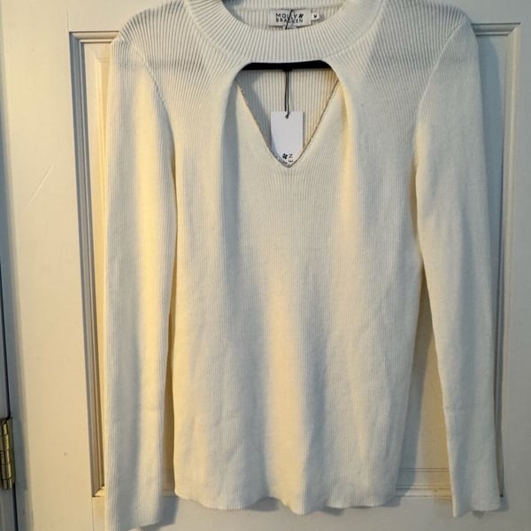 NWT Molly Bracken Knitted Sweater Size M Off-White Keyhole Crystal Embellished
