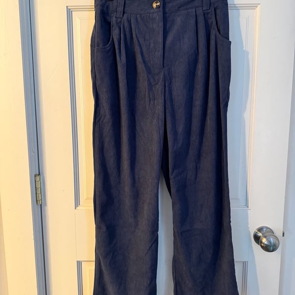 NWT Women’s Halara AuraCord Cloud Corduroy Pants Size M Navy Blue
