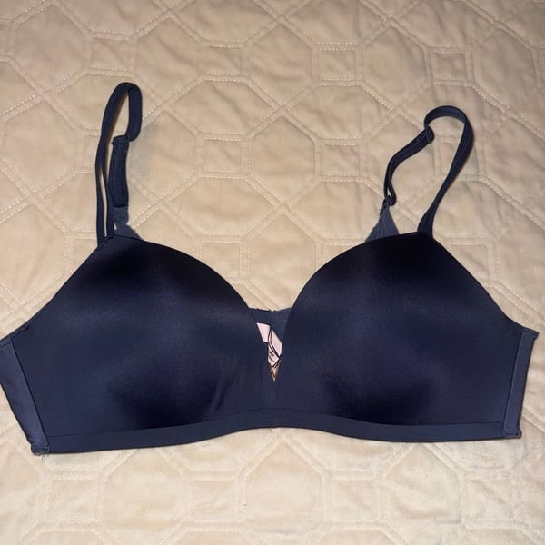 Victoria's Secret So Obsessed Wireless Push-Up Bra Size 36C Blue