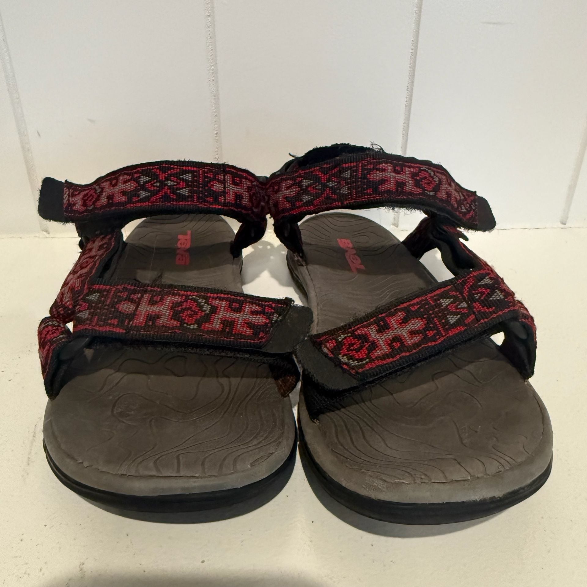 Teva Hurricane 3 Size 1 Kids Red Black Aztec Sandals 3
