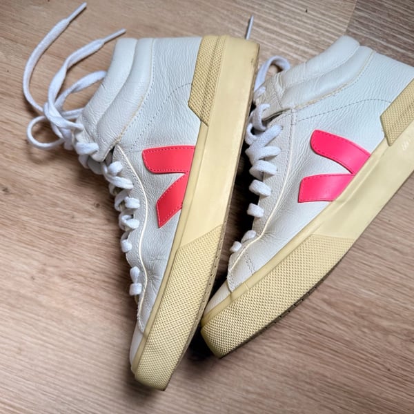 Veja Minotaur High-Top Sneakers Size 6White Sari Butter Multicolor Leather