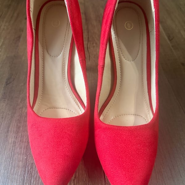 Hoshino Pumps Size 6 Red Suede Stilettos Pointed Toe Heels