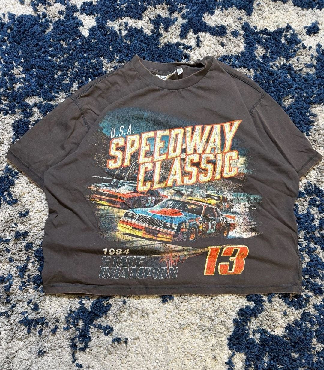 No Boundaries Speedway Classic Graphic Tee Size L Brown Racing Car 1984 2