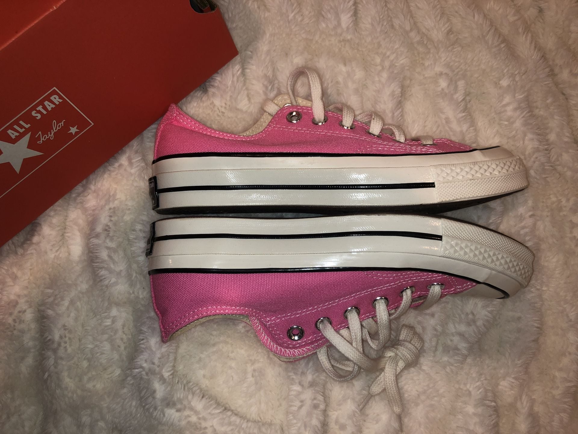 Converse Chuck 70 Low Top Pink Sneakers Size 5 6