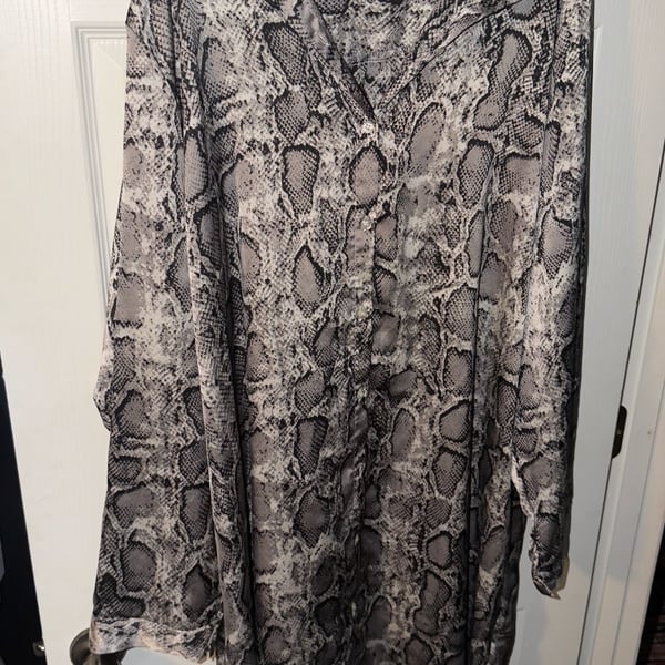 Boohoo Snake Print Long Sleeve Button Down Shirt Dress