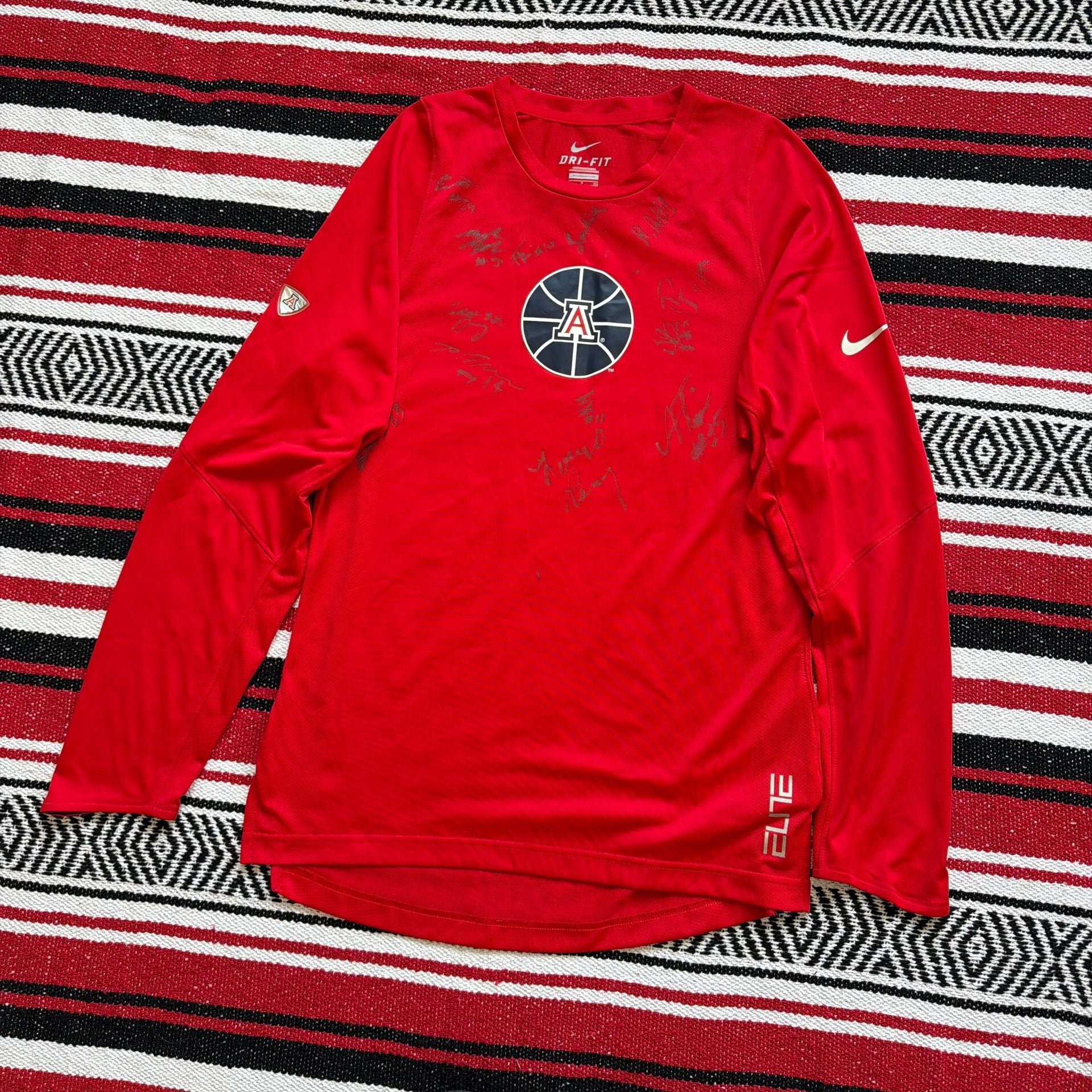 University of Arizona Deandre Ayton+Team Signed Team Exclusive Warm-up Shirt 3