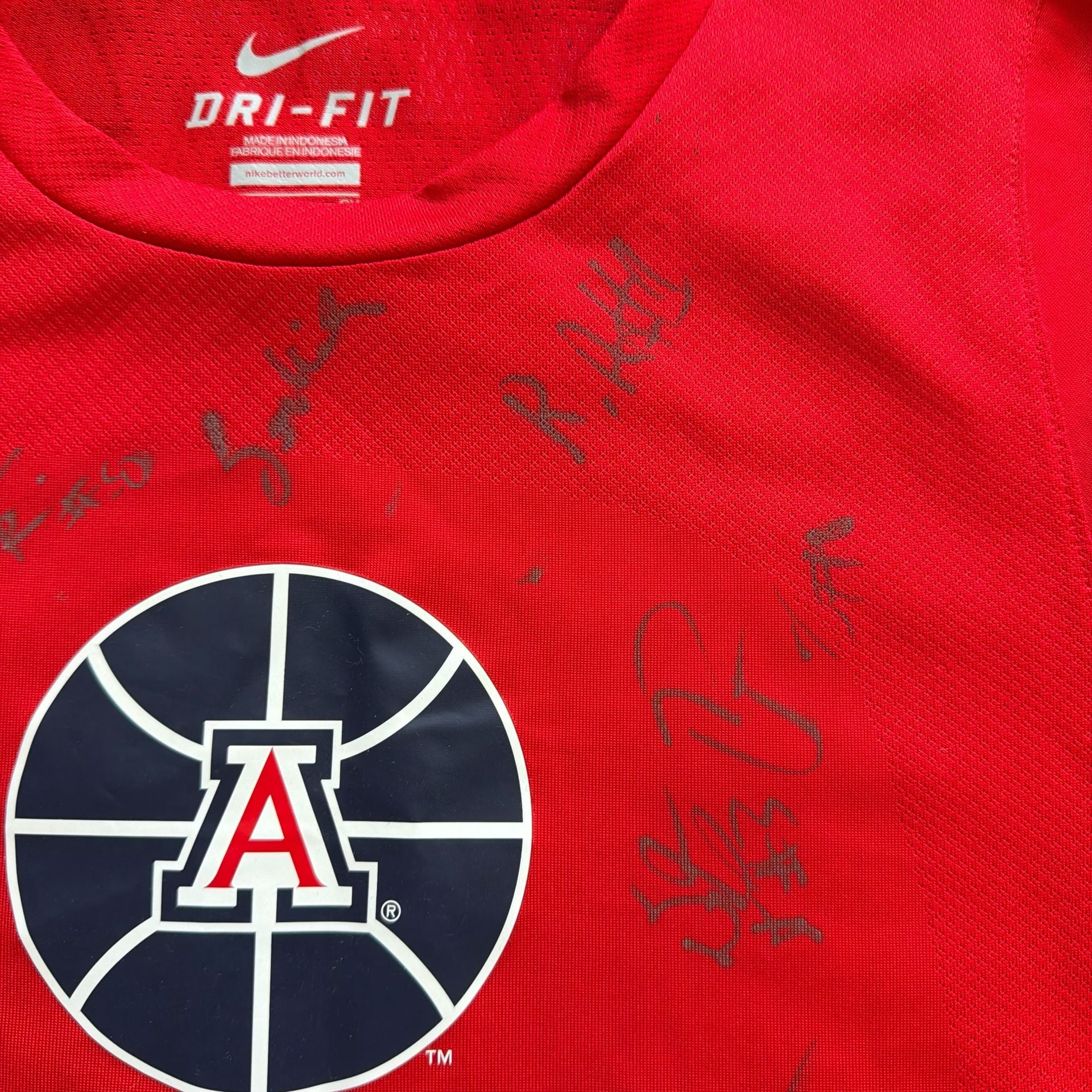 University of Arizona Deandre Ayton+Team Signed Team Exclusive Warm-up Shirt 4