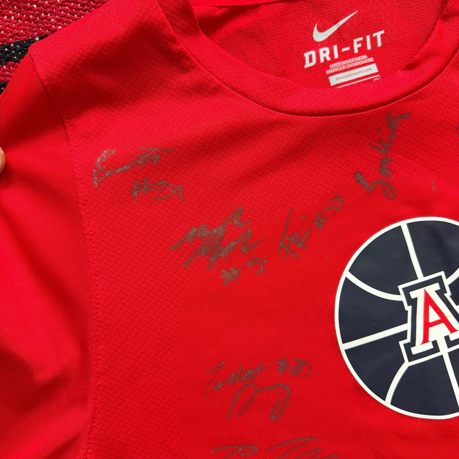 University of Arizona Deandre Ayton+Team Signed Team Exclusive Warm-up Shirt 5
