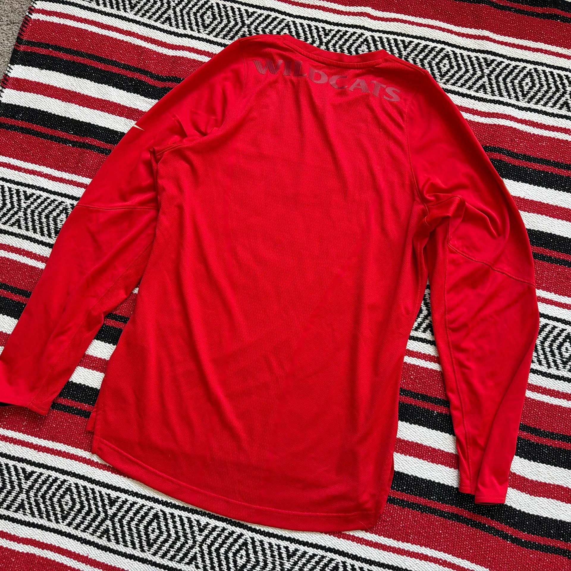 University of Arizona Deandre Ayton+Team Signed Team Exclusive Warm-up Shirt 8