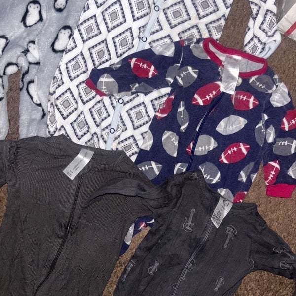 Lot of 6 baby sleepers 
Size0/3 months