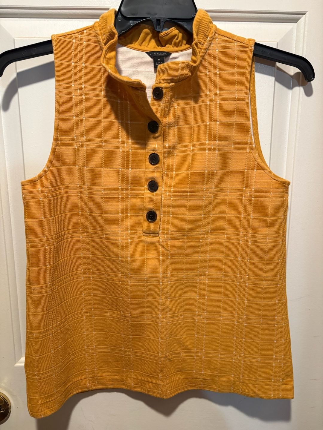 Ann Taylor Mock Neck Sleeveless Blouse Size XS Yellow Plaid Textured 2