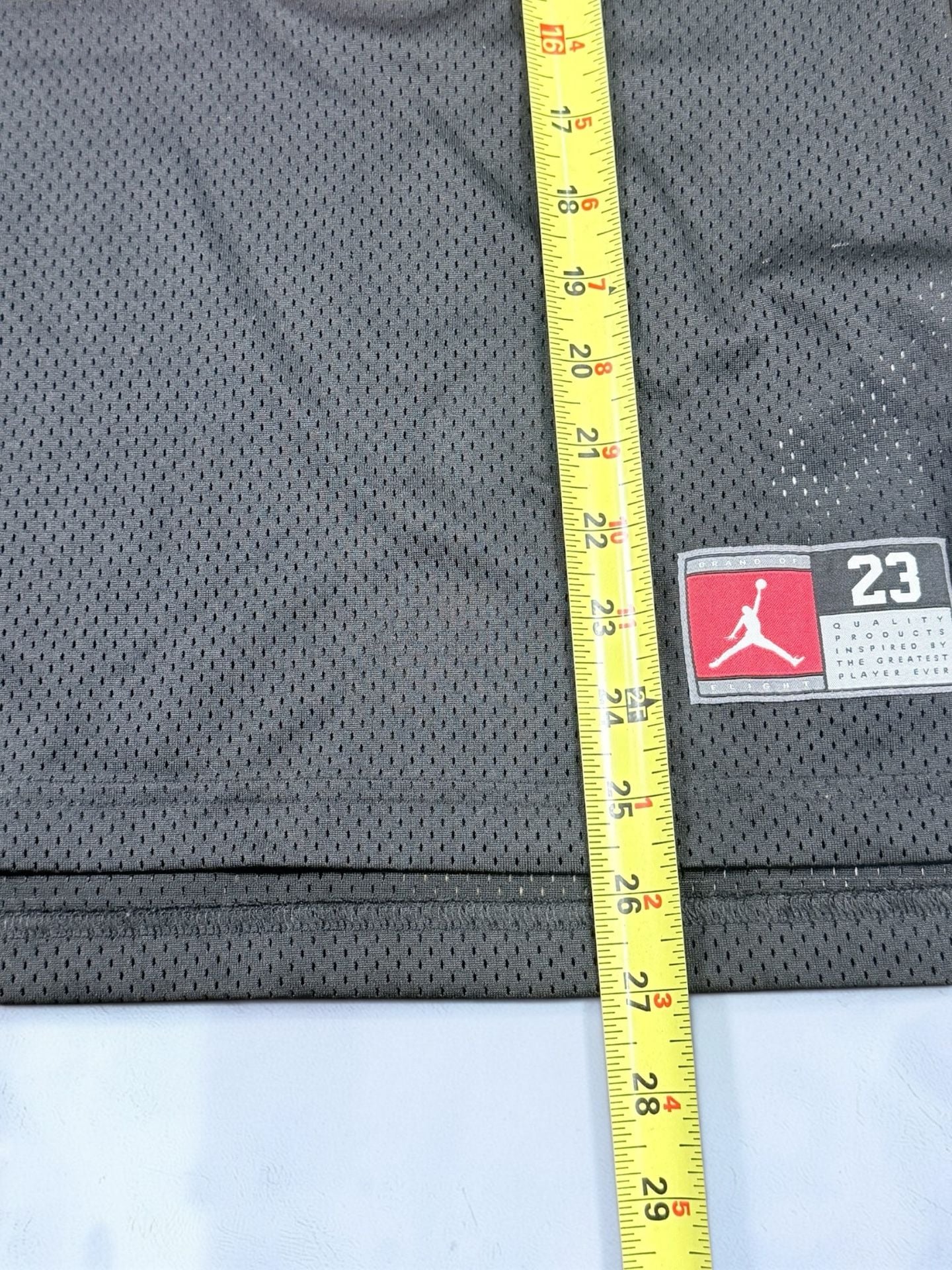 Vintage kids Jordan 23 Mesh Basketball Jersey Size L (12-13YRS) Black Red 7