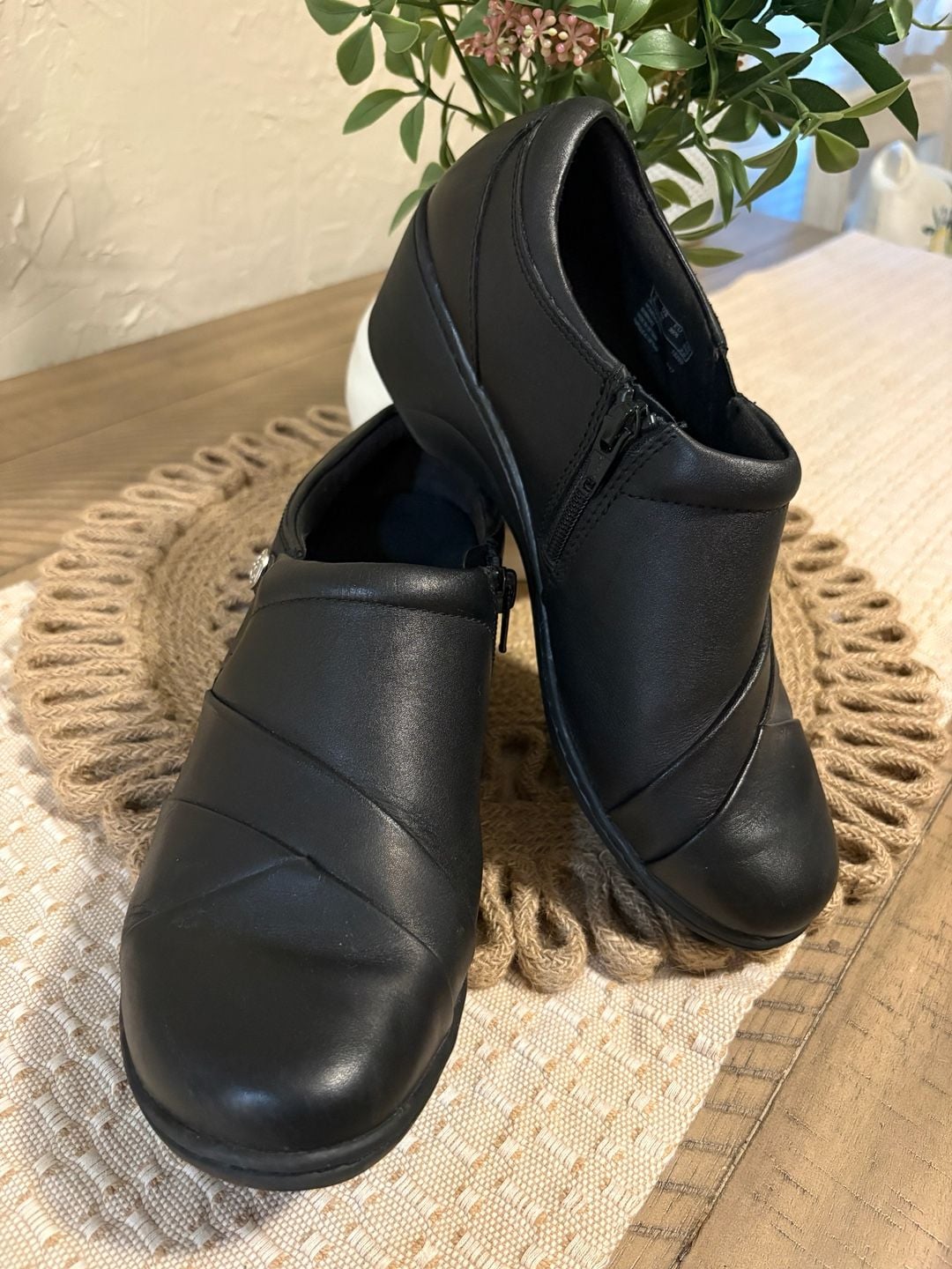 Clarks Collection Channing Ann Shoes Size 8.5 M Black Leather Clogs 2