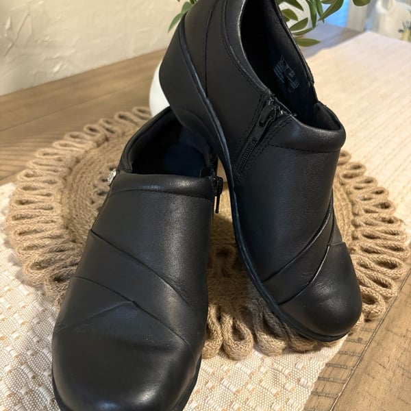 Clarks Collection Channing Ann Shoes Size 8.5 M Black Leather Clogs