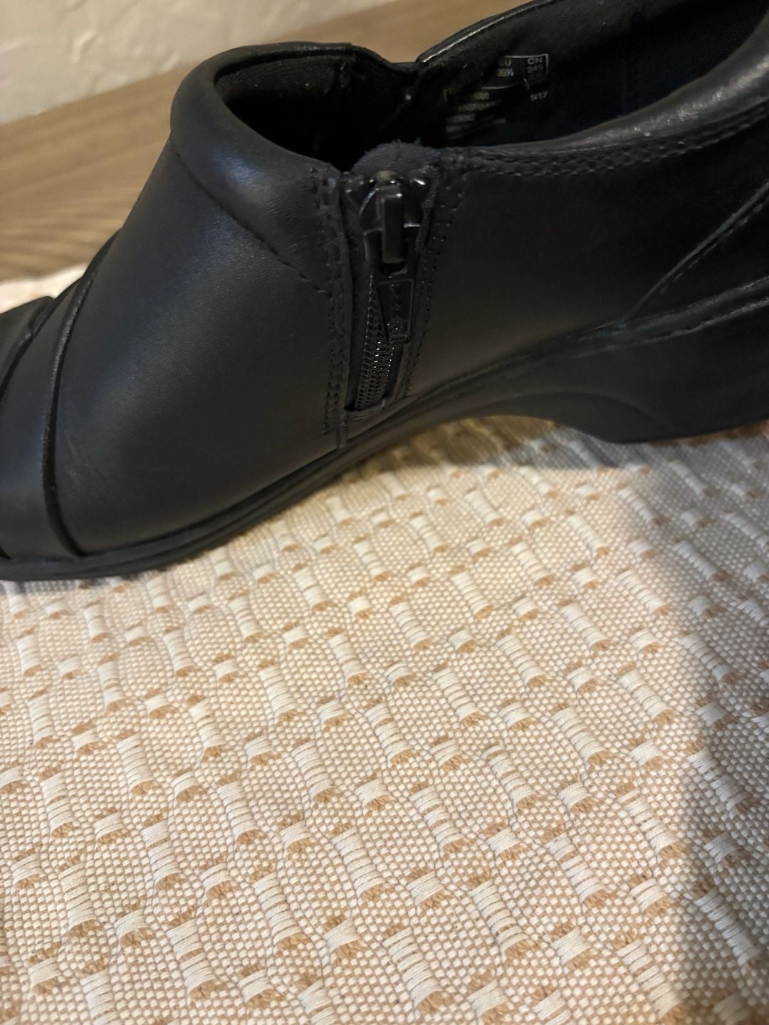 Clarks Collection Channing Ann Shoes Size 8.5 M Black Leather Clogs 5