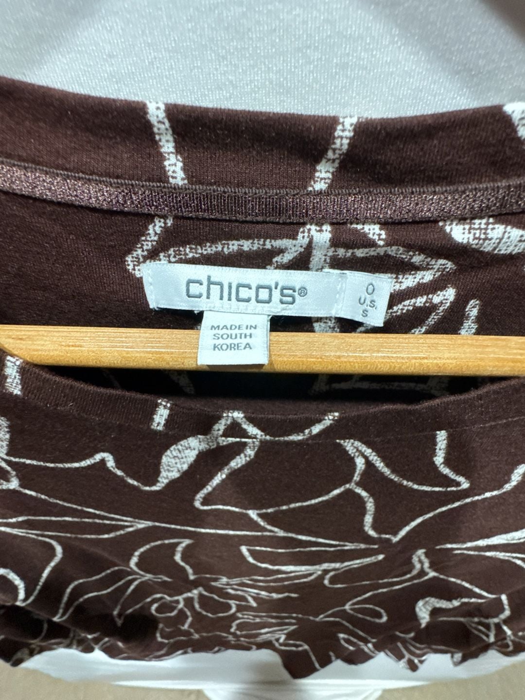 Chico's Brown Floral Print Long Sleeve Top Size 0
O884 3