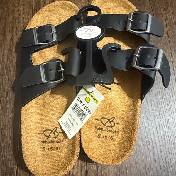 Bobbie Brooks Double Strap Sandals Size S (5/6) Black