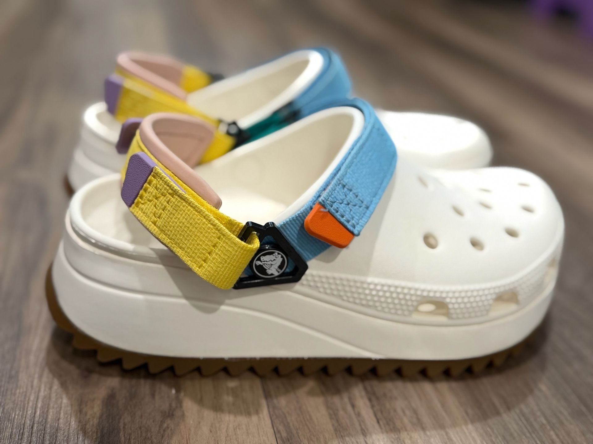 Crocs Classic Hiker Clog White unisex M5 W7 4