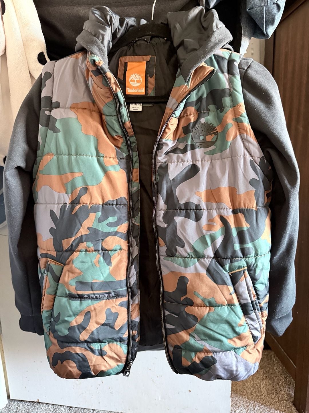 Timberland Hybrid Puffer Vest Size L(14/16) Camo Hooded Jacket 5