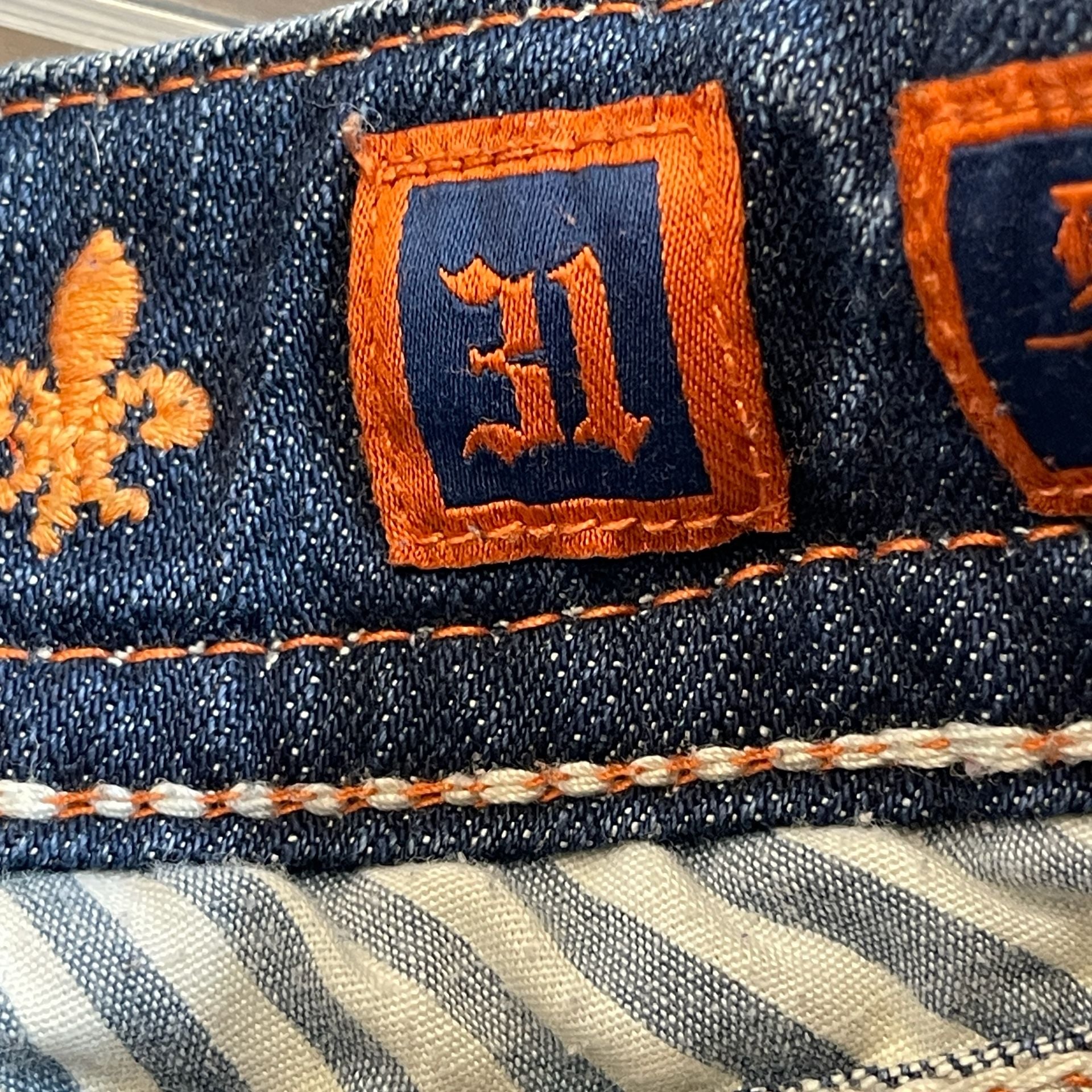 Rock Revival Jeans Dark Wash Denim Debbie Bootcut Size 31 Western Barn 00s Rhinestones 16