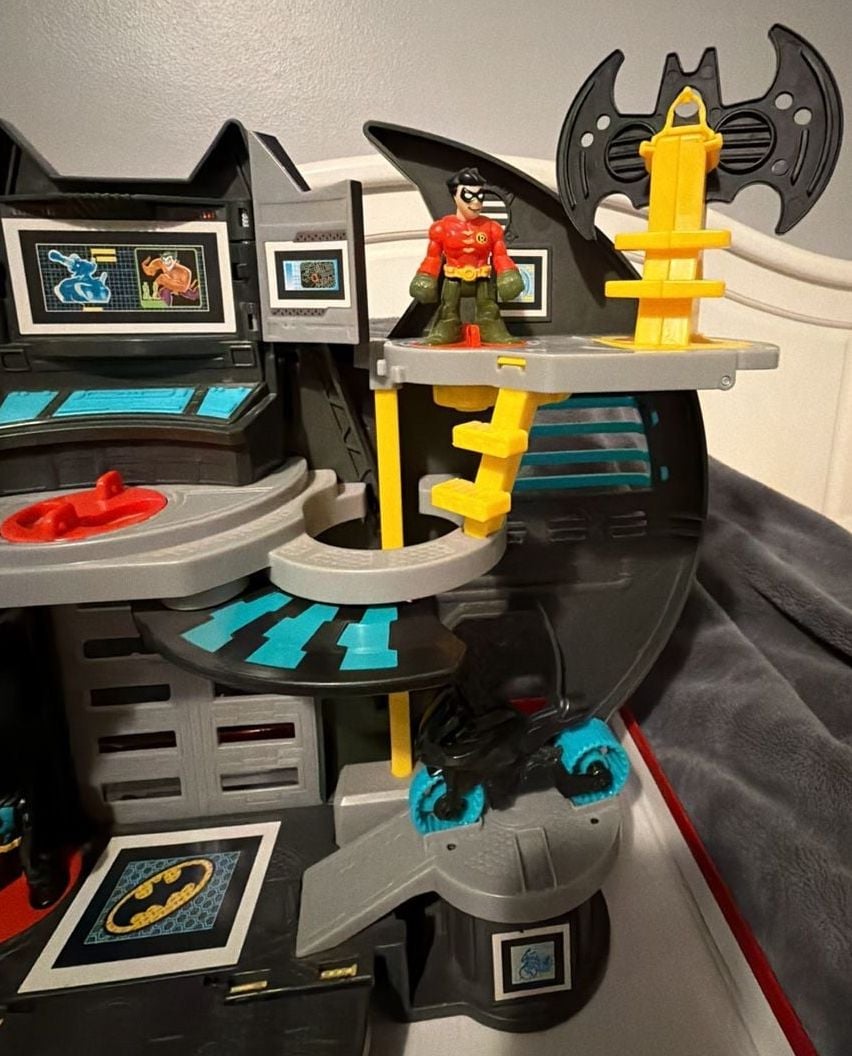 Fisher-Price Imaginext DC Super Friends Batcave Playset 2013 Complete set 4
